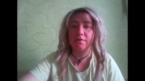 ClaireShannon online show from April 15, 8:39 am