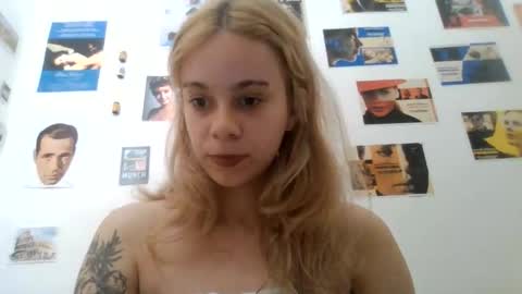 clairesknee online show from May 24, 4:13 pm