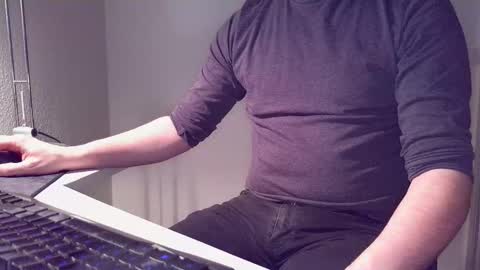 clamshive7 online show from February 19, 4:00 am