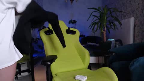 Clara online show from November 11, 7:27 pm