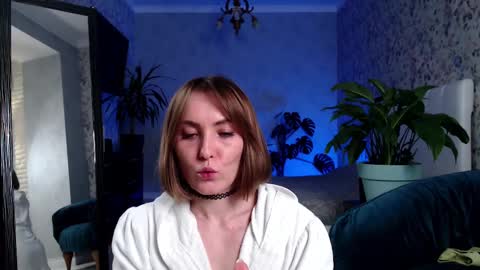 Snapshot of clara_bendover chatting on February 16, 6:10 pm Clara online show from February 16, 6:10 pm