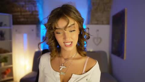 Snapshot of clara_smile chatting on February 13, 7:42 pm Clara smile online show from February 13, 7:42 pm