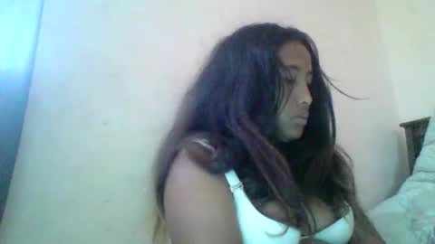 Snapshot of clarah0123 chatting on December 7, 9:33 am Clarah0123 online show from December 7, 9:33 am
