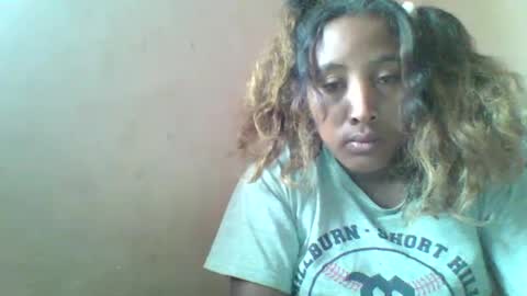 Snapshot of clarah0123 chatting on February 17, 7:37 am Clarah0123 online show from February 17, 7:37 am