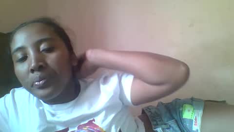 Snapshot of clarah0123 chatting on September 17, 9:46 am Clarah0123 online show from September 17, 9:46 am