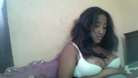 Snapshot of clarah0123 chatting on February 5, 9:15 am Clarah0123 online show from February 5, 9:15 am