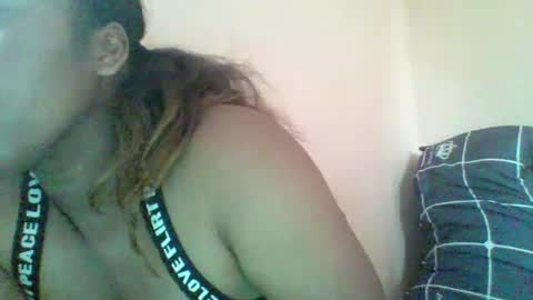 Snapshot of clarah0123 chatting on December 3, 10:01 am Clarah0123 online show from December 3, 10:01 am
