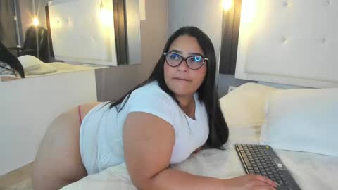 Snapshot of clarigil chatting on January 27, 4:33 pm clarigil online show from January 27, 4:33 pm