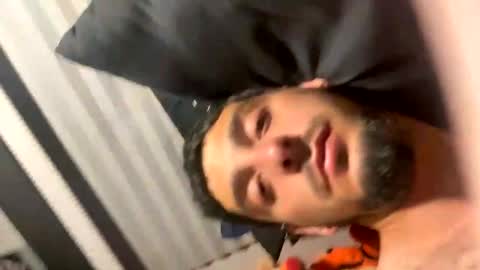 Snapshot of clarkshammer95 chatting on February 19, 2:01 am clarkshammer95 online show from February 19, 2:01 am