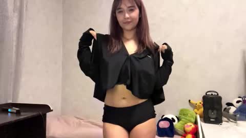 Lara online show from November 5, 6:21 pm