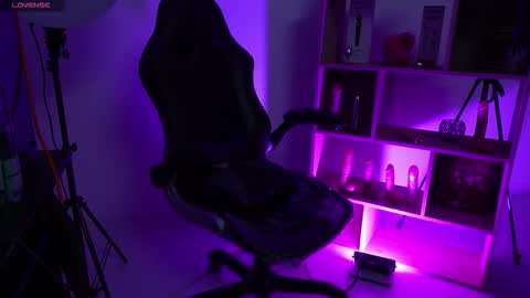 Cleo Adams online show from March 4, 5:15 am