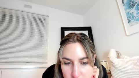 Snapshot of cleolane chatting on December 6, 10:13 pm Cleolane online show from December 6, 10:13 pm