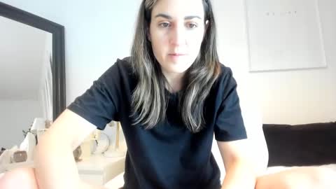 Snapshot of cleolane chatting on December 3, 10:45 pm Cleolane online show from December 3, 10:45 pm
