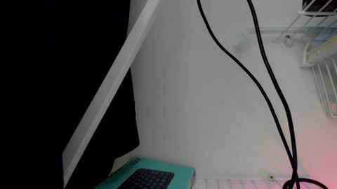 cleowhite_ online show from October 22, 7:04 pm