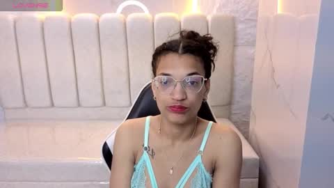 cloee online show from October 10, 7:03 am