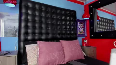 ---Cloe--- online show from October 19, 8:35 pm