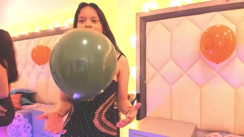 cloeygraweing online show from November 13, 8:33 pm