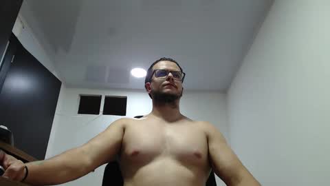 cloudsxxx17 online show from September 18, 6:01 pm