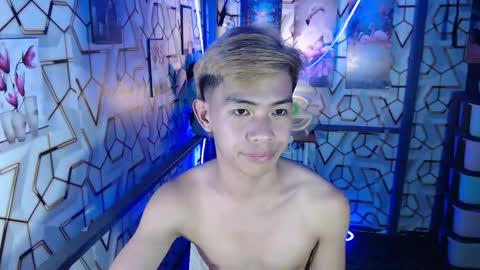 clyde_twinkx online show from November 26, 3:53 pm