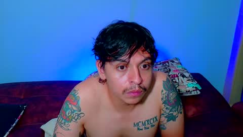 Snapshot of clydexxxbunny chatting on January 22, 5:26 am Clyde and Bunny online show from January 22, 5:26 am