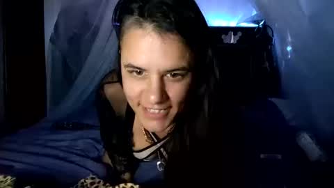 cmoan3y online show from October 17, 2:32 pm