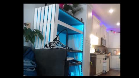 coconut13 online show from December 20, 2:48 pm