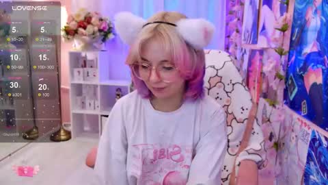 Mia online show from October 3, 5:10 pm