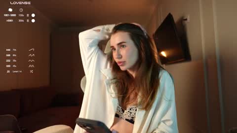 Anna online show from January 7, 8:03 pm