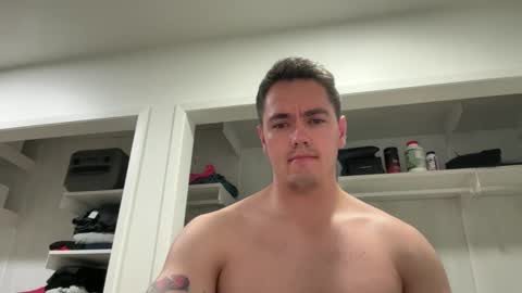 codycjsmth online show from November 12, 5:10 am