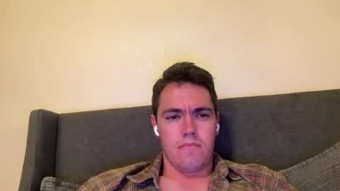 codycjsmth online show from February 12, 7:13 am