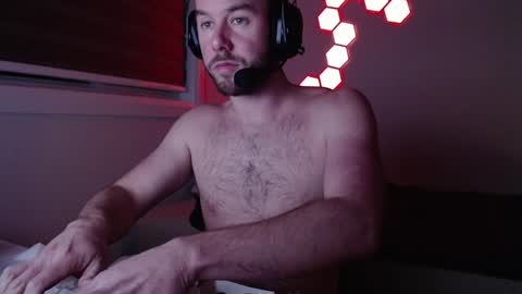 c o f f e e l o u n g e online show from February 7, 9:47 am