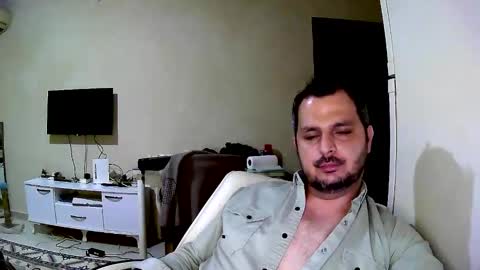 Snapshot of coldskull15 chatting on February 19, 11:04 pm coldskull15 online show from February 19, 11:04 pm