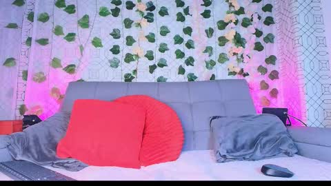 colett online show from October 17, 11:58 am