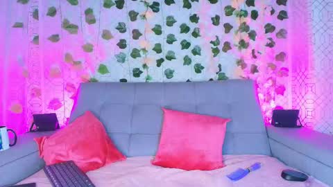 colett online show from September 21, 12:09 pm