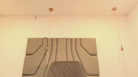         online show from October 25, 8:42 pm