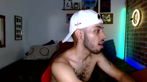 Snapshot of colinlatinbrown chatting on March 6, 10:26 pm IG online show from March 6, 10:26 pm
