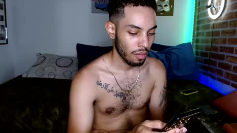 Snapshot of colinlatinbrown chatting on February 28, 8:39 pm IG online show from February 28, 8:39 pm
