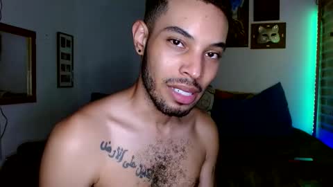 Snapshot of colinlatinbrown chatting on March 9, 12:53 am IG online show from March 9, 12:53 am