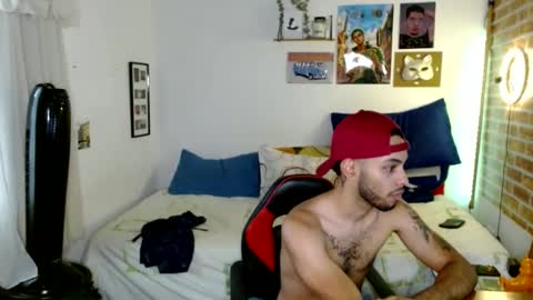 Snapshot of colinlatinbrown chatting on February 11, 8:31 pm IG online show from February 11, 8:31 pm