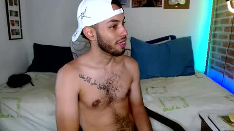 Snapshot of colinlatinbrown chatting on February 19, 5:49 pm IG online show from February 19, 5:49 pm