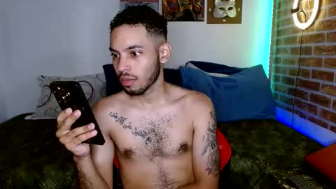 Snapshot of colinlatinbrown chatting on February 26, 11:41 pm IG online show from February 26, 11:41 pm