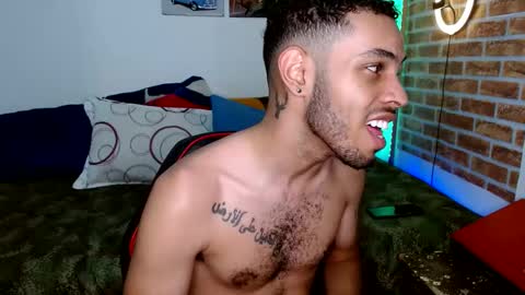 Snapshot of colinlatinbrown chatting on March 4, 7:43 pm IG online show from March 4, 7:43 pm