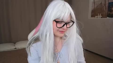 Collen Mon Tue Wed Thu Fri GMT 3 0300am - 0900am  online show from September 30, 4:39 pm