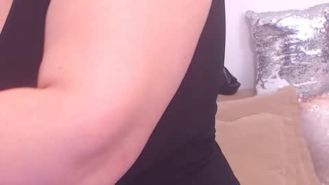 Snapshot of college_dream_bbw chatting on March 1, 5:20 am Maddison online show from March 1, 5:20 am