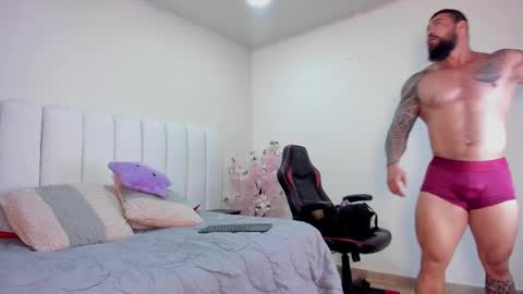 Snapshot of college_muscle_ass chatting on September 9, 1:49 am college_muscle_ass online show from September 9, 1:49 am