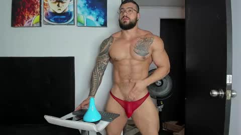 Snapshot of college_muscle_ass chatting on December 24, 6:39 pm college_muscle_ass online show from December 24, 6:39 pm
