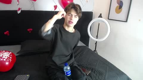 Snapshot of collinstone chatting on February 16, 7:49 pm collinstone online show from February 16, 7:49 pm