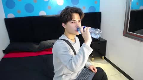 Snapshot of collinstone chatting on March 10, 8:56 pm collinstone online show from March 10, 8:56 pm