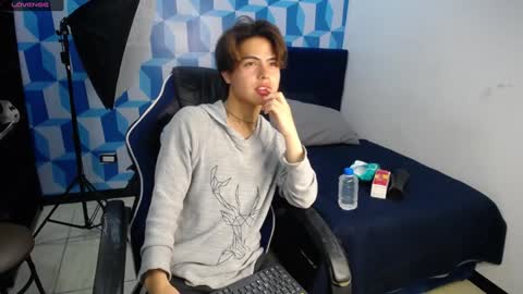 Snapshot of collinstone chatting on January 21, 7:50 pm collinstone online show from January 21, 7:50 pm