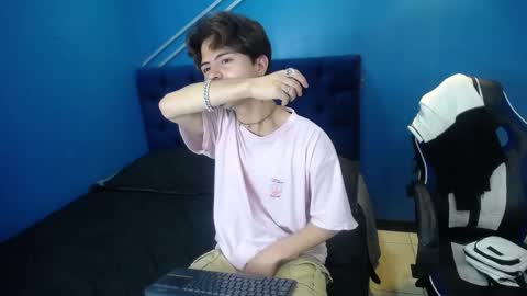 Snapshot of collinstone chatting on March 6, 8:48 pm collinstone online show from March 6, 8:48 pm